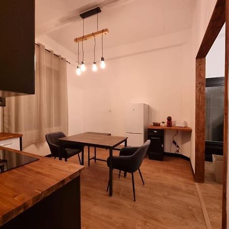 Апартаменты Chez Sam Сен-Лоран-де-ла-Саланк Экстерьер фото