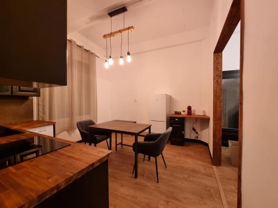 Апартаменты Chez Sam Сен-Лоран-де-ла-Саланк Экстерьер фото
